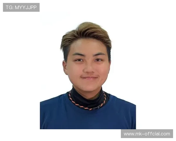 香港队球员黄楚曦、刘雪汶比赛中积极拼搏展现体育精神